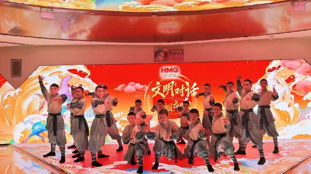 少林小龙武校功夫小子亮相全球使节新春嘉年华  向世界展现中华武术的博大精深