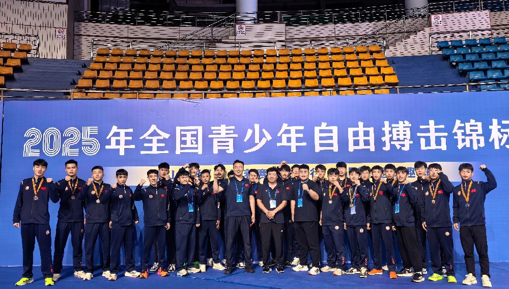 少林小龙武校参加全国青少年自由搏击锦标赛 首战告捷斩获15个前三名及6个第五名奖项