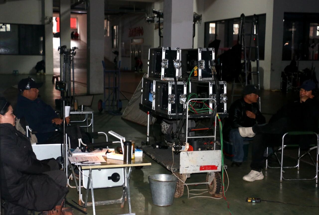 公安题材网台同播剧《警察笔记》剧组来河南少林小龙武校取景