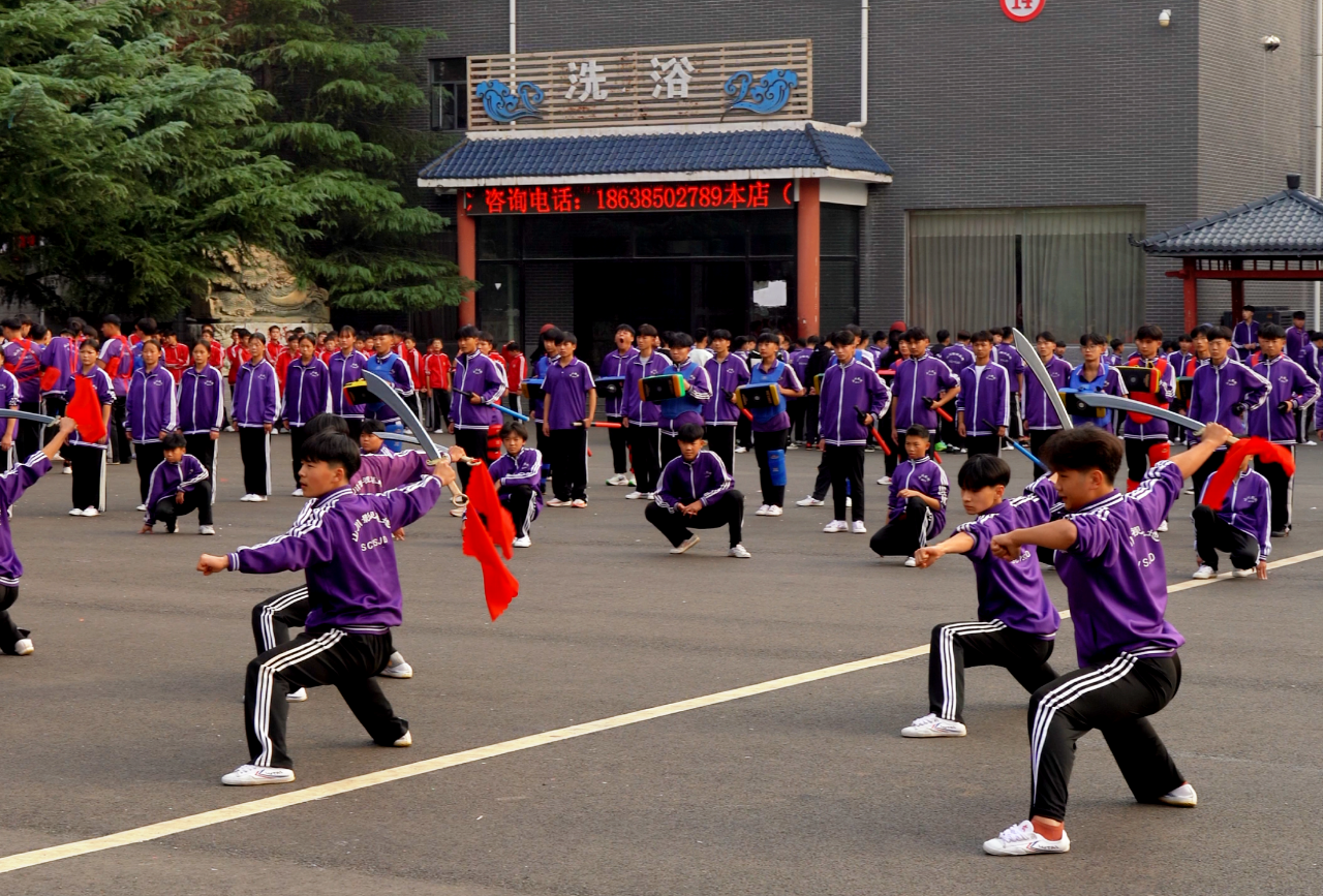 少林小龙武校影视艺术部 “红刃舞魂”开场节目燃情可期