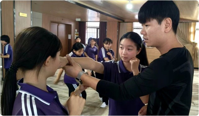 河南少林小龙武校